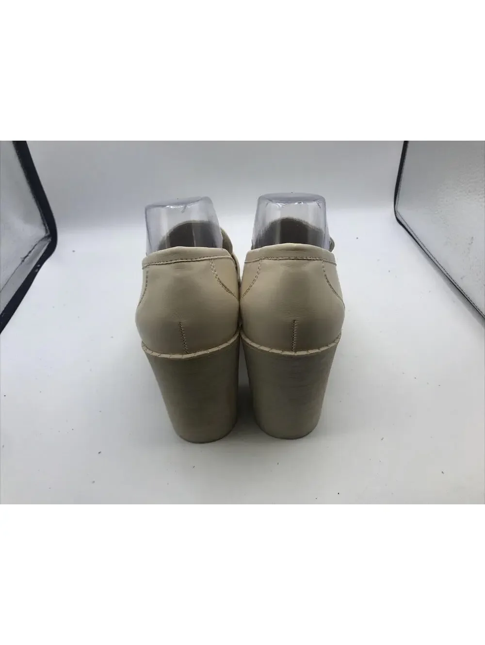 Forever Penny Loafers Women Size 10 Beige Rounded Toe Slip On Chunky Heel
